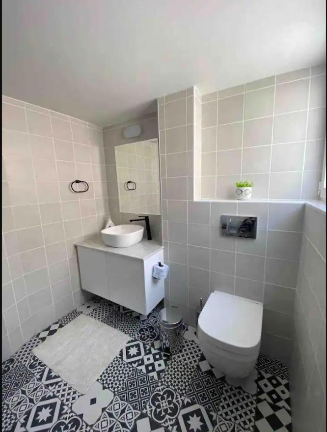 2 Bedroom Apt In Ermou 4 Minute Walk Beach Ларнака Экстерьер фото